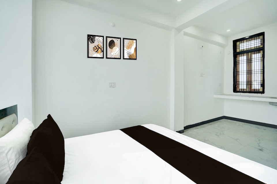 Hotel O S.S Hotel and Restaurant, Mumfordganj Allahabad, Prayagraj