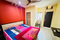 SPOT ON Satguru Lodge