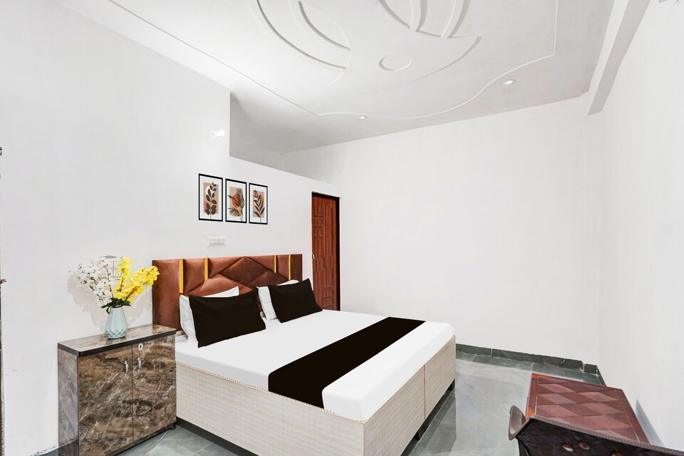OYO 831983 Chandriyan Guest House, Greater Noida, Noida
