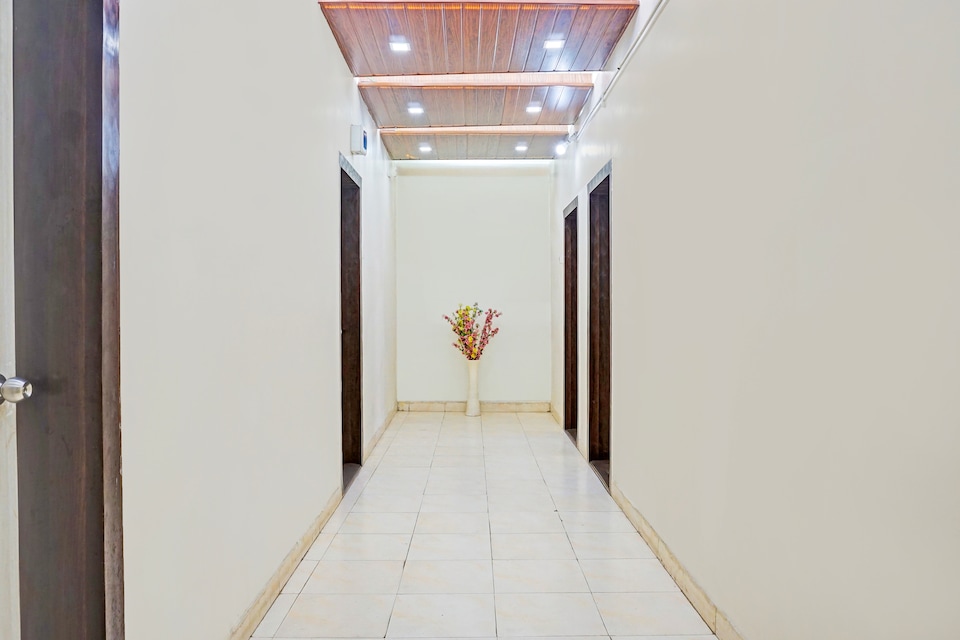 Hotel O Green Park Lodgeing, Katraj Khed Shivapur Pune, Pune