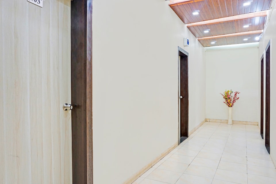 Hotel O Green Park Lodgeing, Katraj Khed Shivapur Pune, Pune
