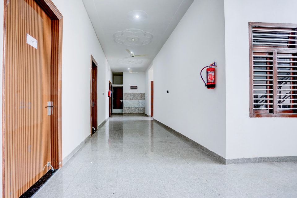 OYO 832010 The King Heaven Oyo, Etawah, Etawah