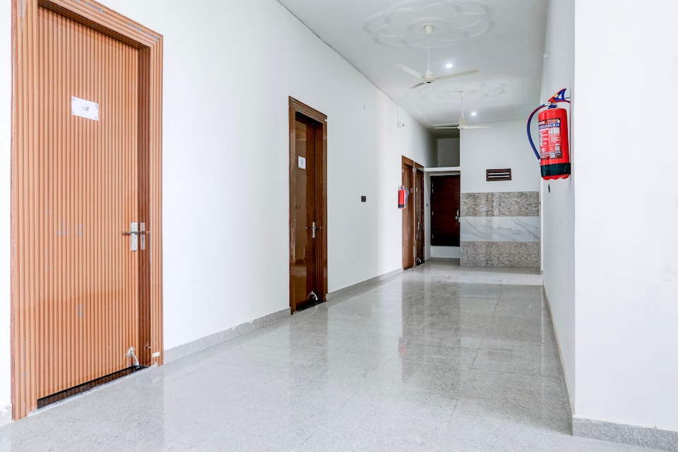 OYO 832010 The King Heaven Oyo, Etawah, Etawah