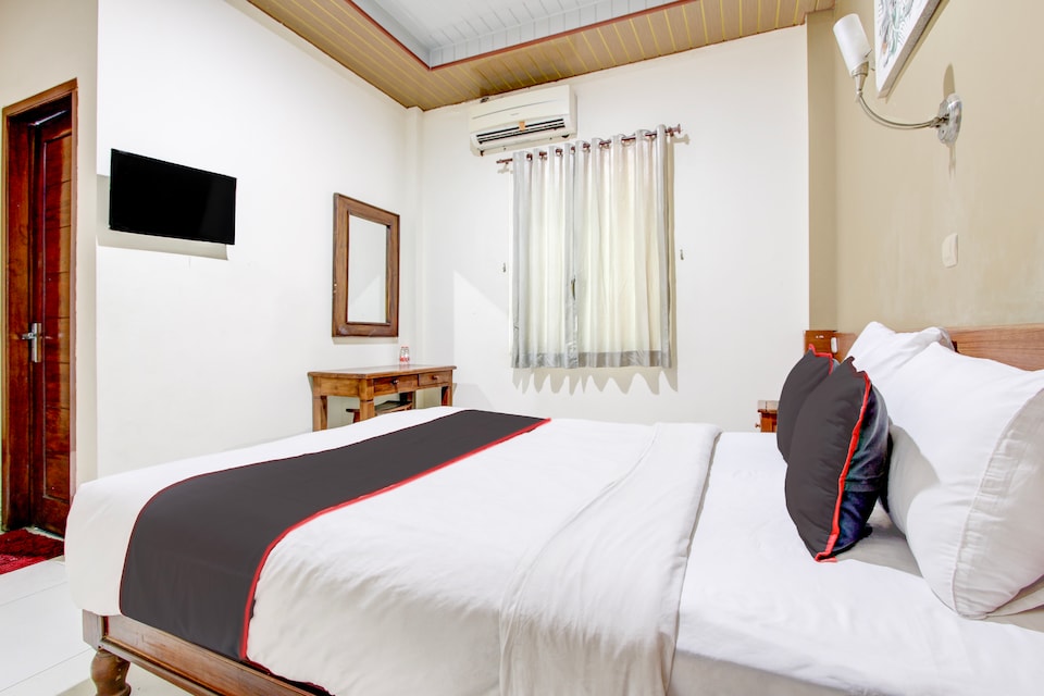 Collection O Jalan Malioboro Near Lempuyangan Station Formerly Hotel Vala, Yogyakarta Ring 1, Yogyakarta