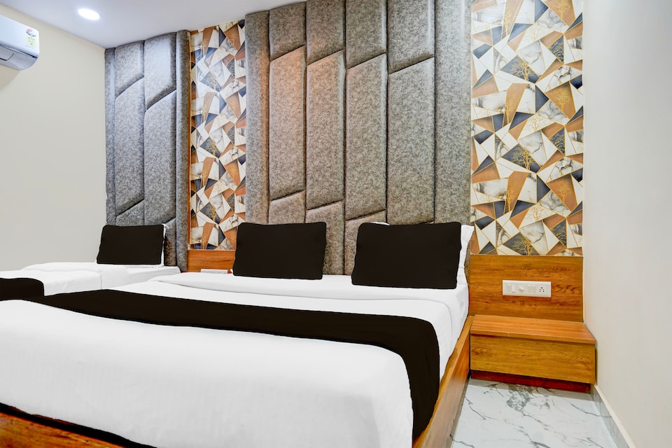 Hotel O Royal King , Navrangpura Ahmedabad, Ahmedabad