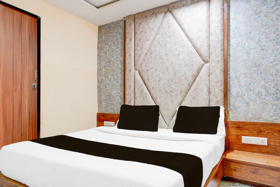 Hotel O Royal King , Navrangpura Ahmedabad, Ahmedabad