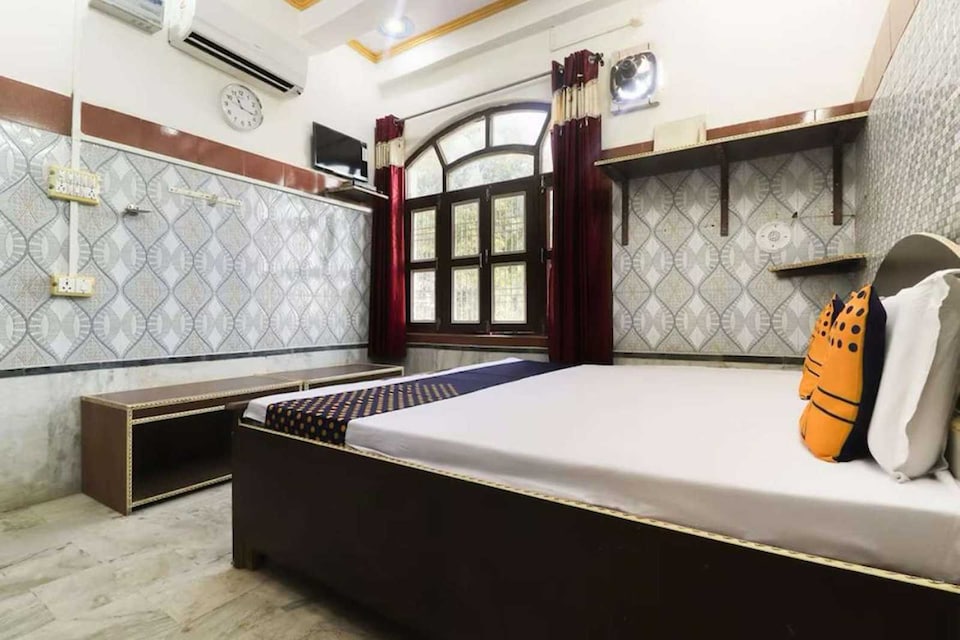 Hotel O Om Sai Guest House & Hotel, Mainpuri, Mainpuri