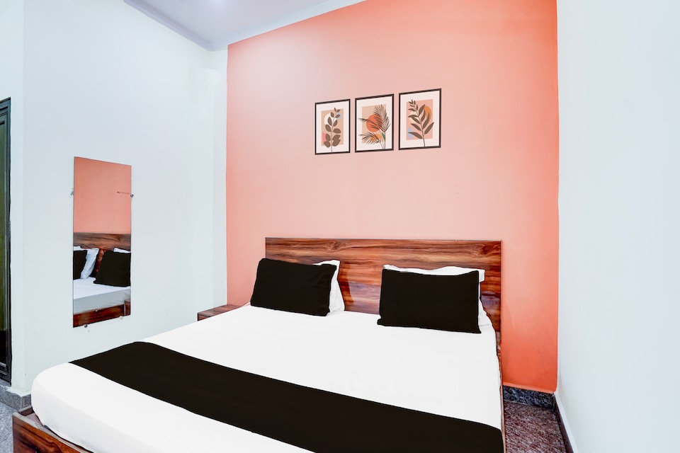 Hotel O Town Home, Rambagh Allahabad, Prayagraj