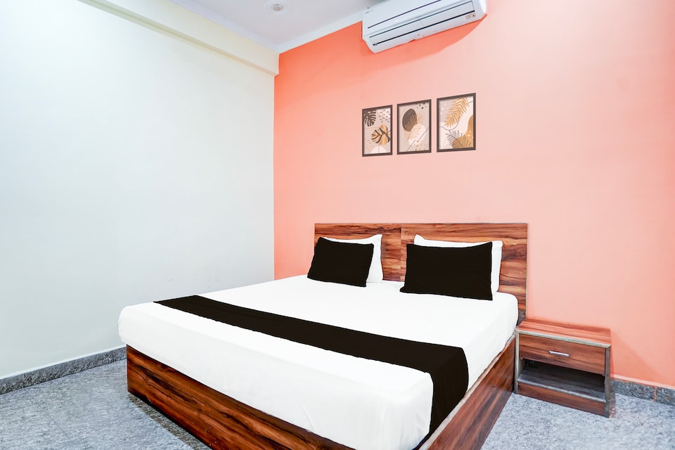 Hotel O Town Home, Rambagh Allahabad, Prayagraj