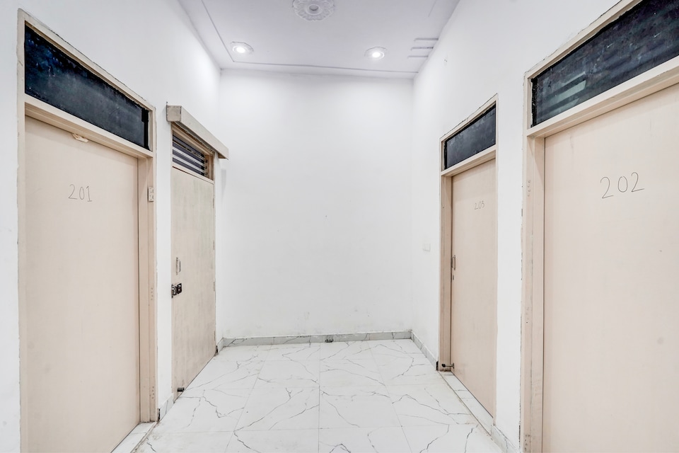 Hotel O X MART, Greater Noida, Noida