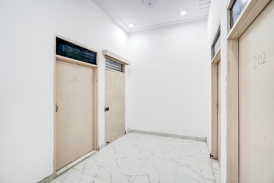 Hotel O X MART, Greater Noida, Noida