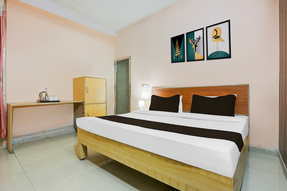 SPOT ON HOTEL SHIV PALACE, Lashkar, Gwalior