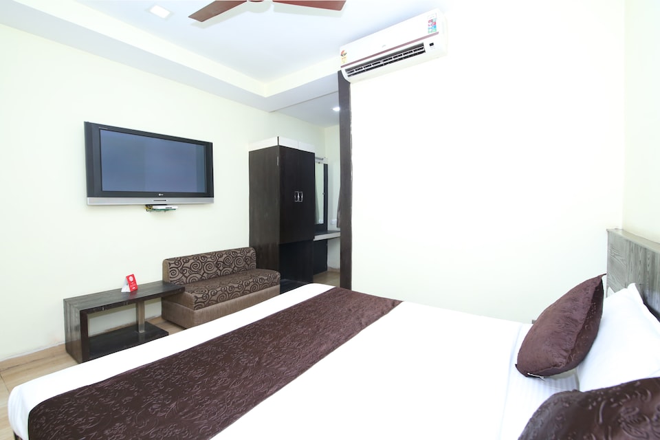 Capital O 2155 Hotel Wardhman, Vijay Nagar - Jabalpur, Jabalpur