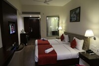 OYO Hotel Clarion Inn