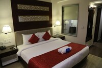 OYO Hotel Clarion Inn