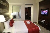 OYO Hotel Clarion Inn