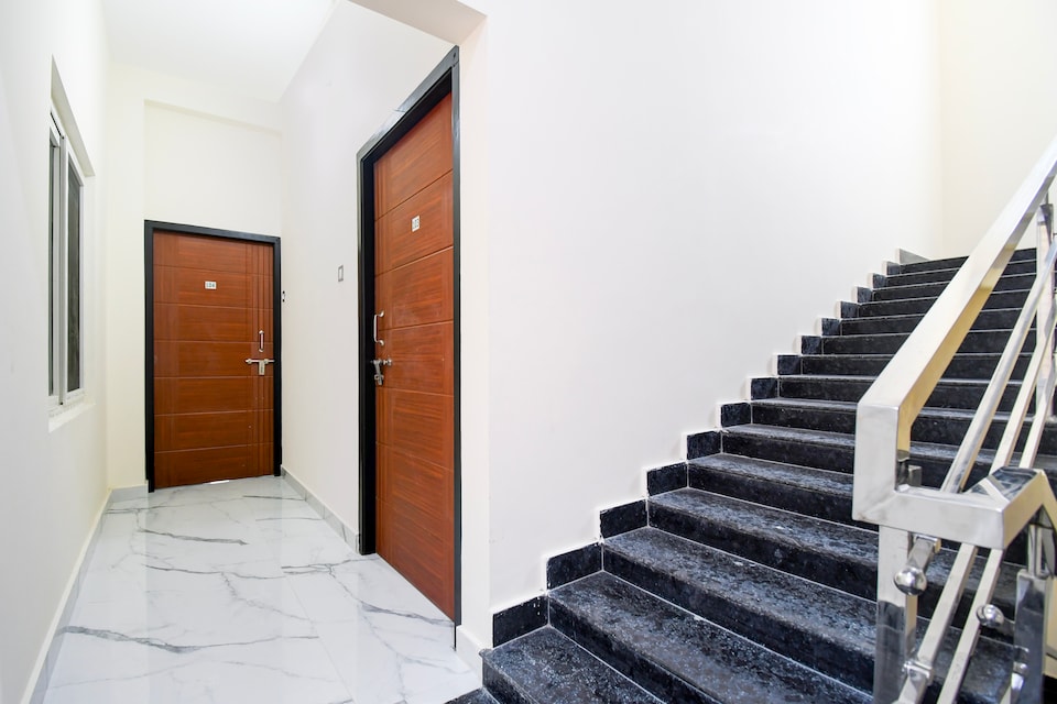 Super Collection O VIP Road Near Golden Beach, CT Road Puri, पुरी
