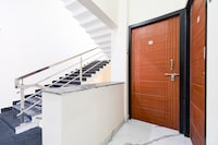 Super Collection O VIP Road Near Golden Beach