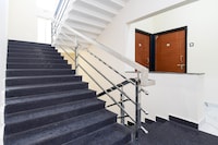 Super Collection O VIP Road Near Golden Beach