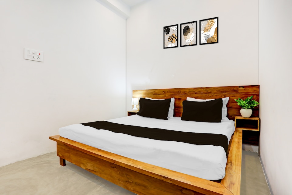 OYO 832244 Hotel Sangam village, Rambagh Allahabad, Prayagraj