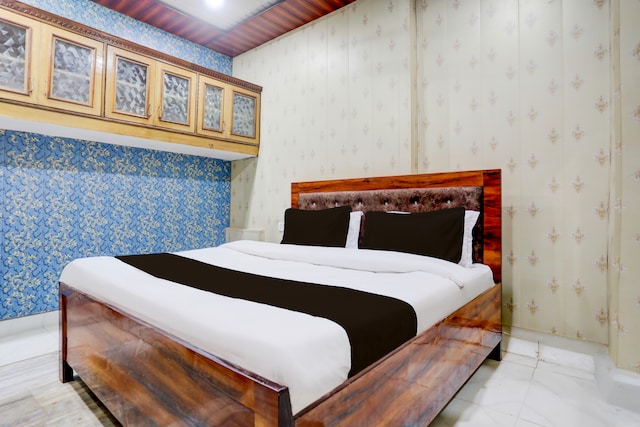 Hotel O Lotus Inn