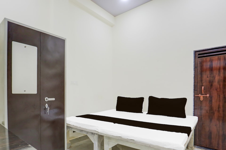 SPOT ON Blue Leaf Hotel, Gwalior, Gwalior