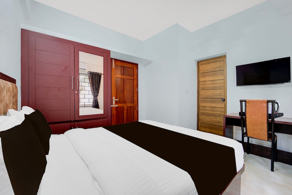 Super Collection O Valiyavila Junction Formerly Prism Heights, Medical College - Pattom, Trivandrum