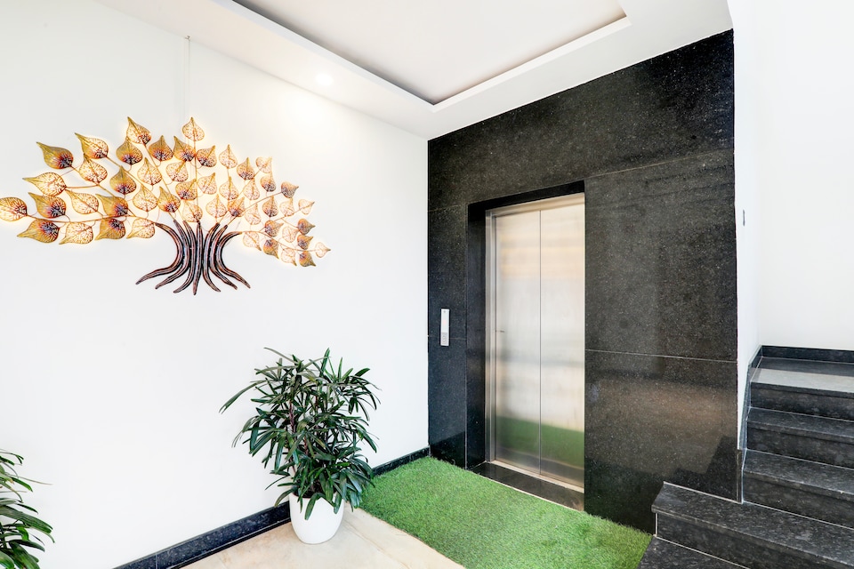 Super Townhouse The Nawab Hotel and Banquet, SGPGI Lucknow, Lucknow