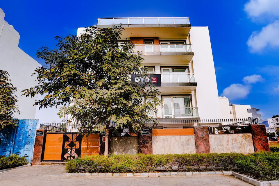 Hotel O AR SUITES, Sohna Road, Gurgaon