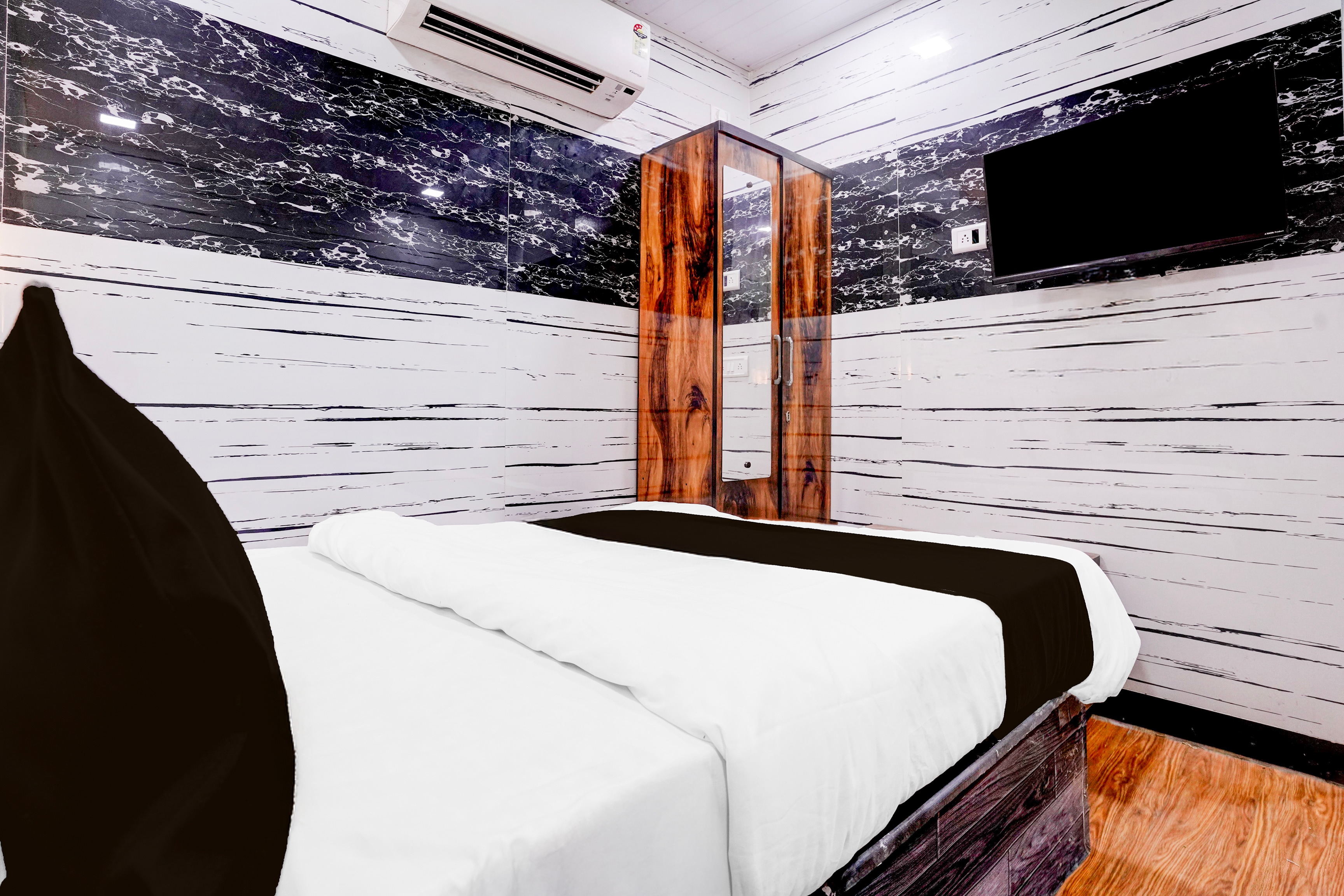 Hotel O Sunset Avenue , Flagship Mumbai, Book @ ₹1692 - OYO