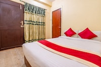 OYO 827 Taj Hotel And Restaurant