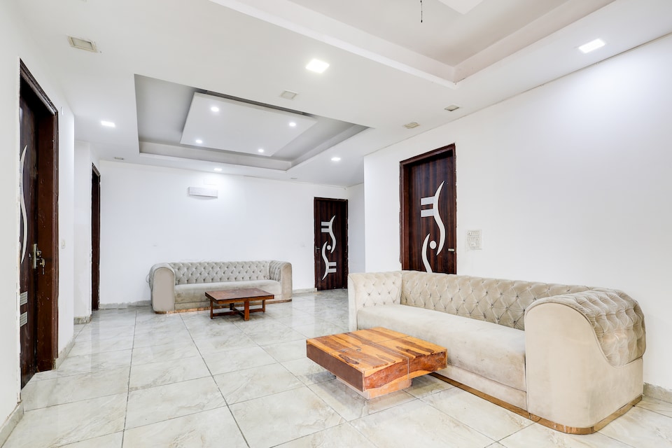 Hotel O Circle Residency, Old Gurgaon, Gurgaon