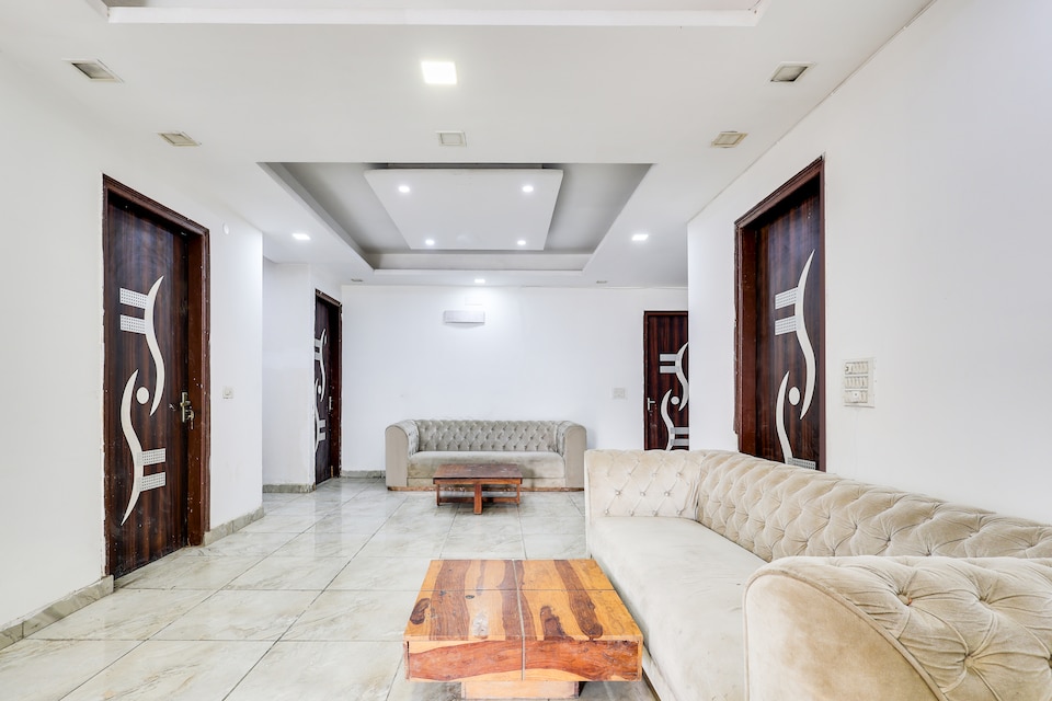 Hotel O Circle Residency, Old Gurgaon, Gurgaon