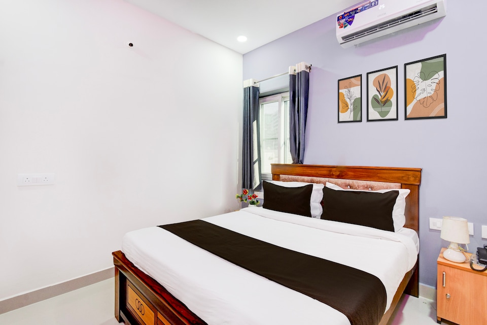 Super Townhouse Lanco Hills Gachibowli, Gachibowli, Hyderabad