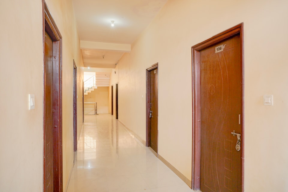 Hotel O M N Palace, Jabalpur, Jabalpur