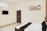 Hotel O M N Palace