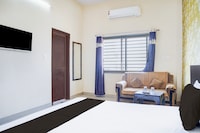 Hotel O M N Palace