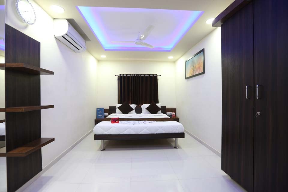 OYO 2171 Shivdhara Hotel & Residence, Imitation Market Rajkot, Rajkot