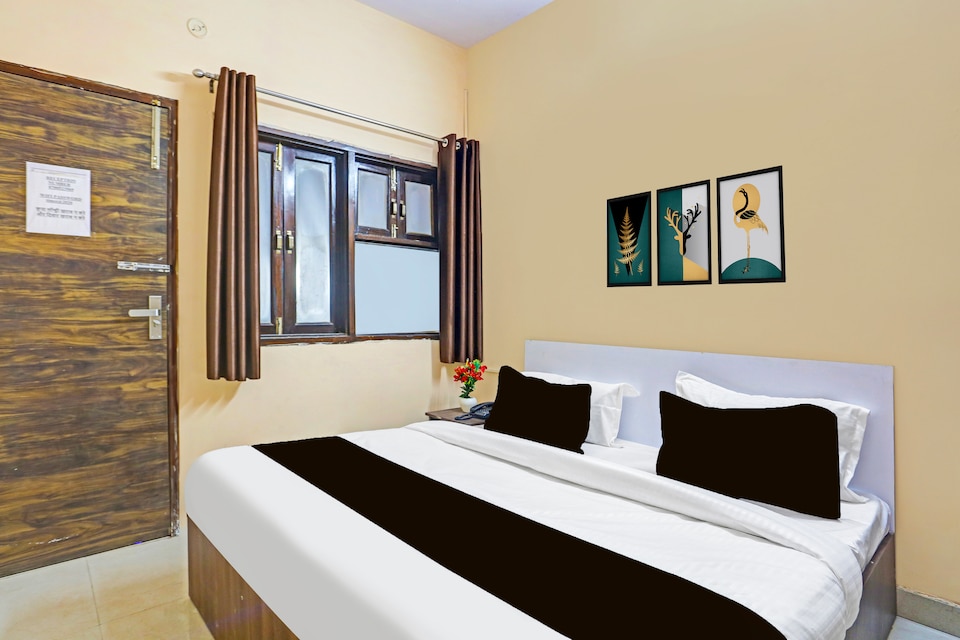 Super Hotel O Shalimar Bagh Max Hospital, Pitampura - Rohini Delhi, Delhi
