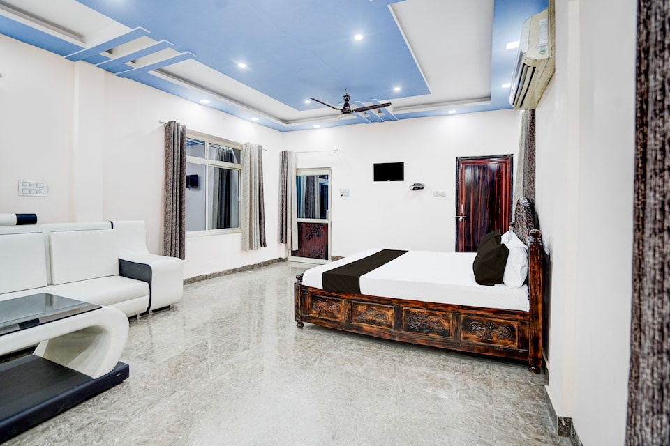 SPOT ON Adhunik Publishing and Guest house, Naini, Prayagraj