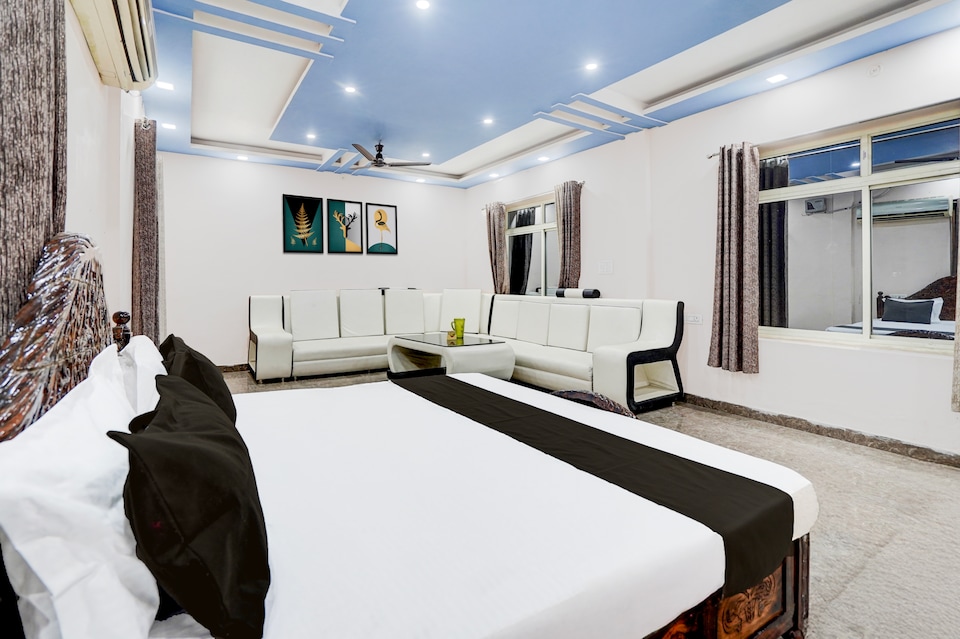 SPOT ON Adhunik Publishing and Guest house, Naini, Prayagraj
