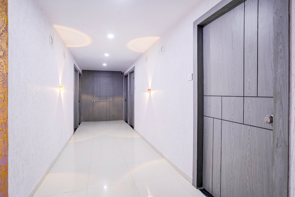 Hotel O Square Hotel, Adajan, Surat