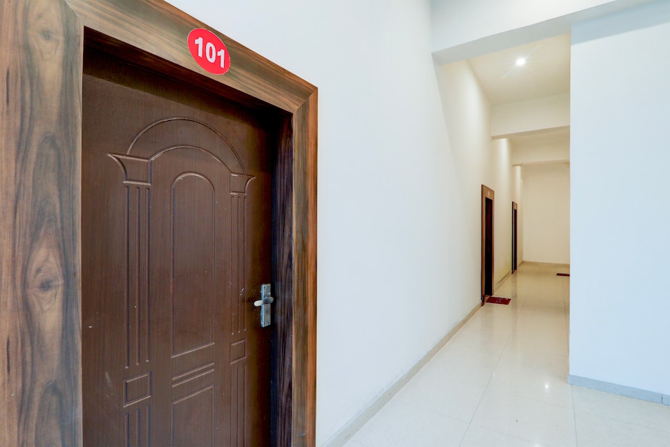 SPOT ON Hotel Basera Inn Rae Bareilly Junction, Raebareily city, Raebareily