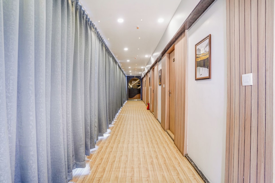 Hotel O Max, Surat Railway Station, Surat