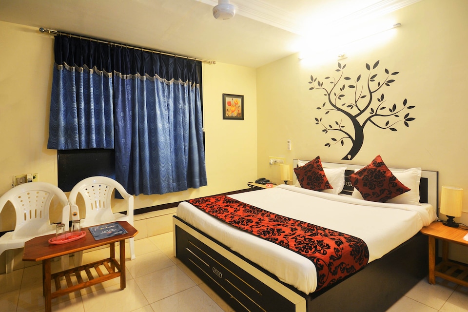 OYO Hotel Blue Diamond, Navrangpura Ahmedabad, Ahmedabad