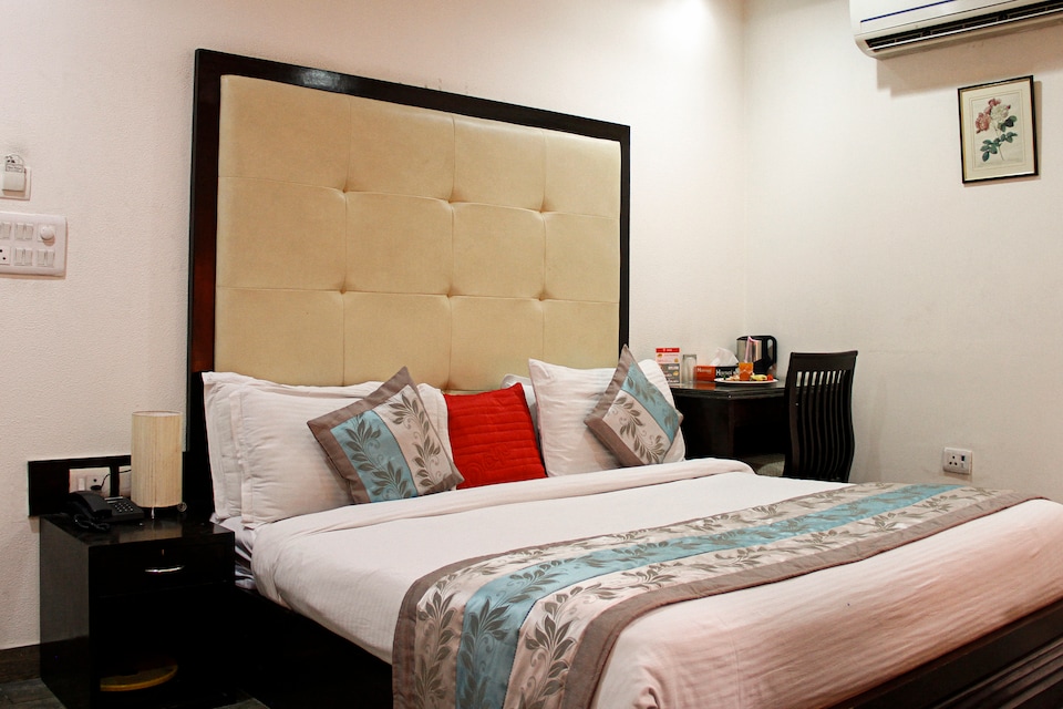 OYO Rooms 085 Hauz Khas District Park, AIIMS Delhi, Delhi