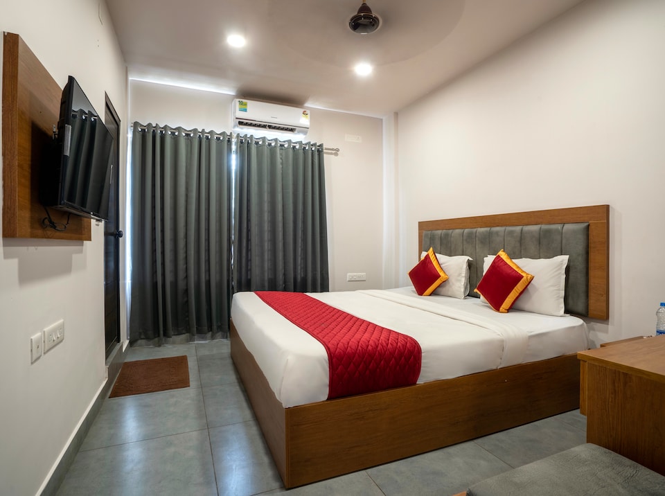 Hotel O Stay Inn, Calicut City, Calicut