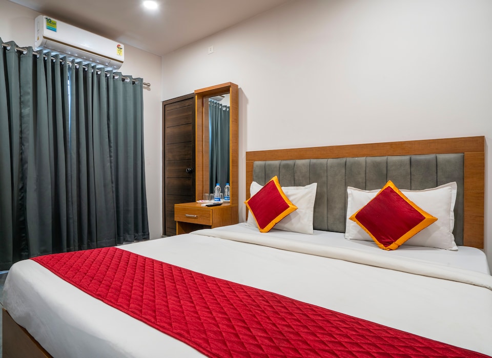Hotel O Stay Inn, Calicut City, Calicut