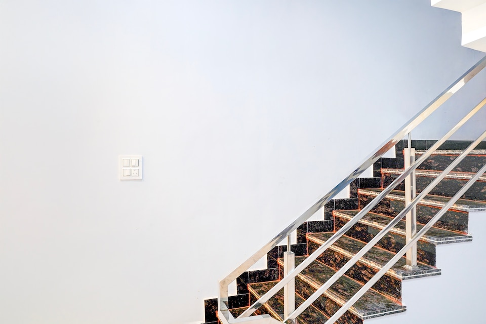 OYO 832589 HOTEL KINGS PRIDE, Vijay Nagar - Jabalpur, Jabalpur