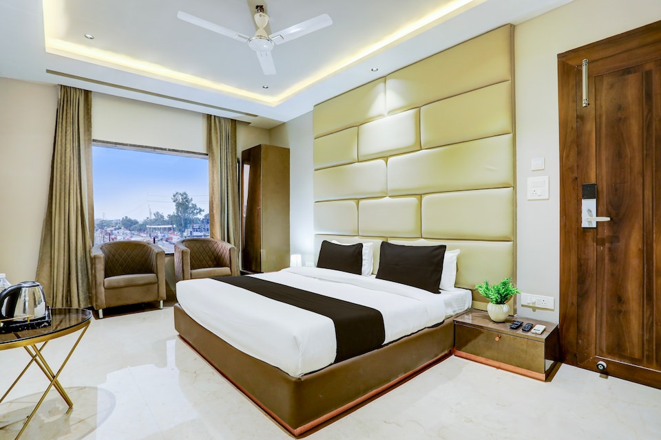 Townhouse Motijheel AB Road, Lashkar, Gwalior